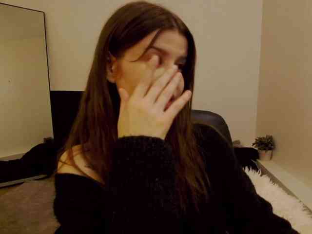 AryaNoiree webcam