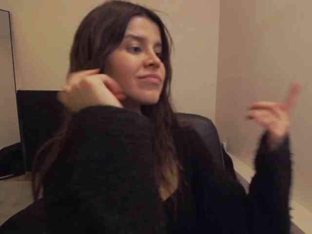AryaJoliee