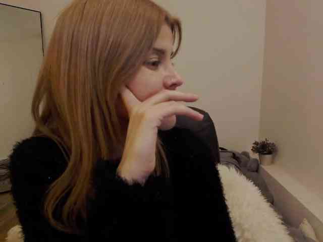 AryaNoiree webcam
