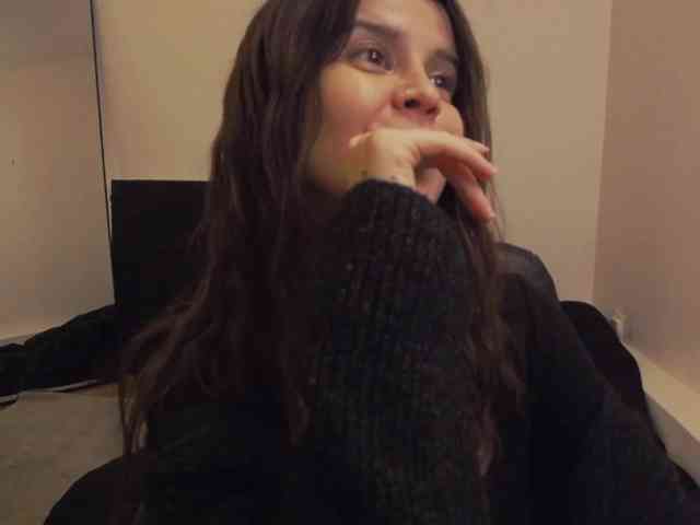 AryaJoliee