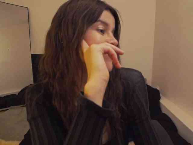 AryaJoliee