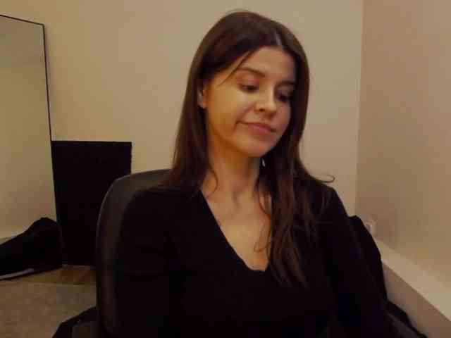 AryaJoliee