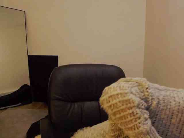 AryaJoliee