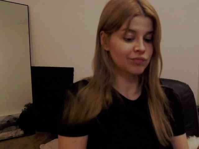 AryaJoliee AryaJoliee