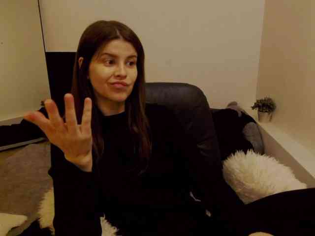 AryaJoliee