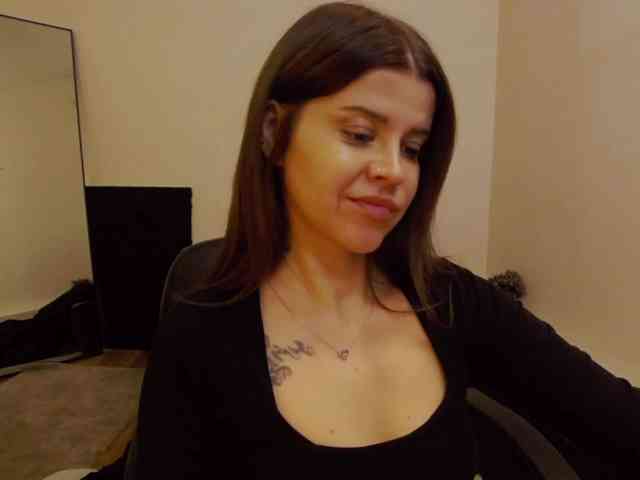 AryaJoliee