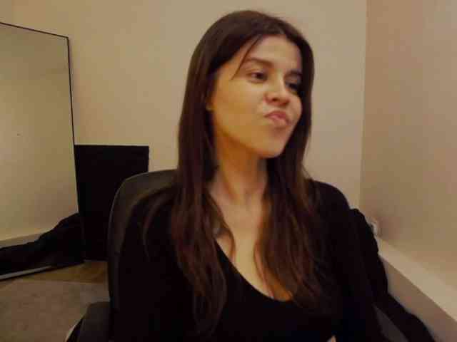 Modelo: AryaJoliee