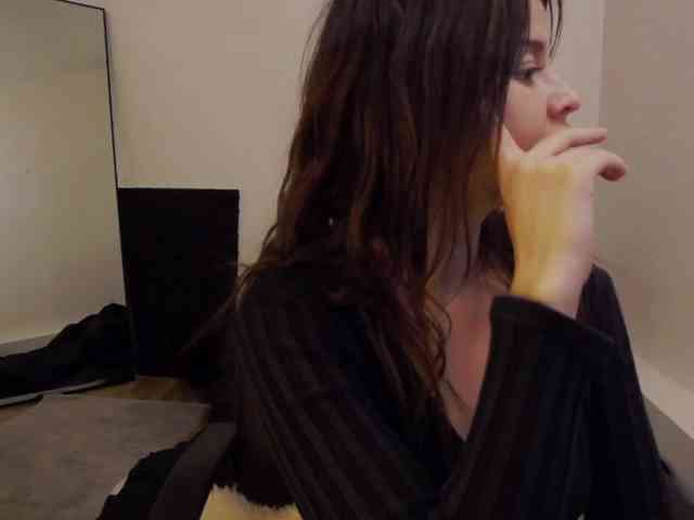 AryaJoliee