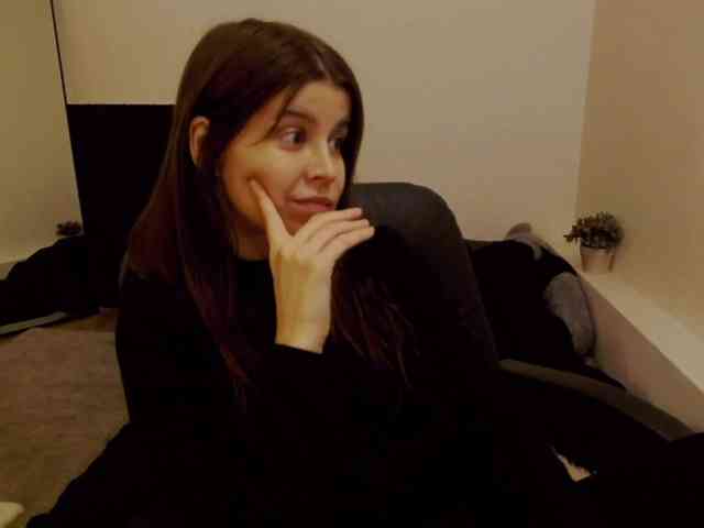 AryaJoliee