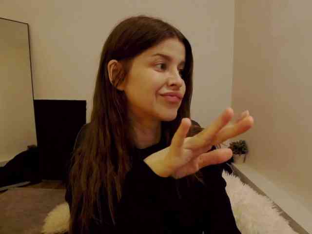 AryaNoiree webcam