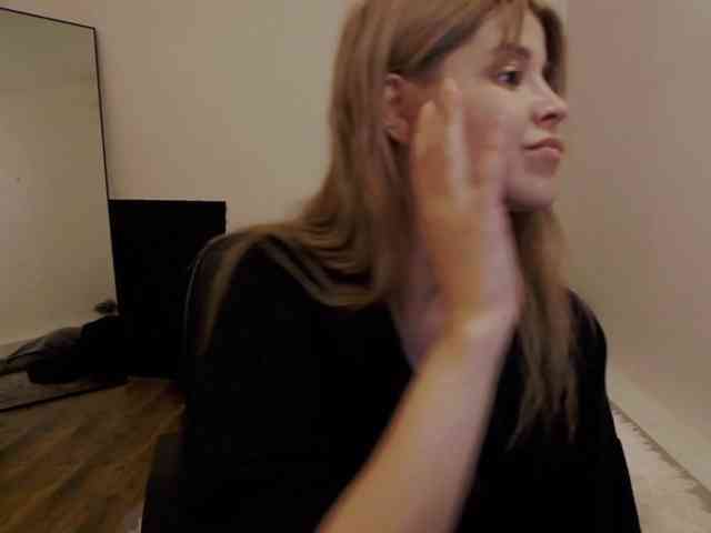 AryaNoiree webcam