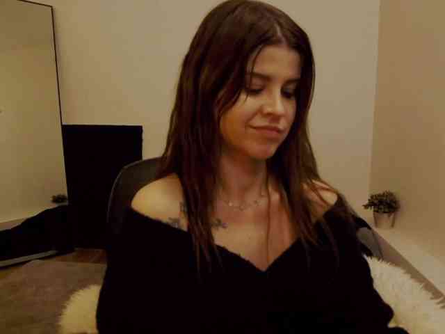 AryaJoliee