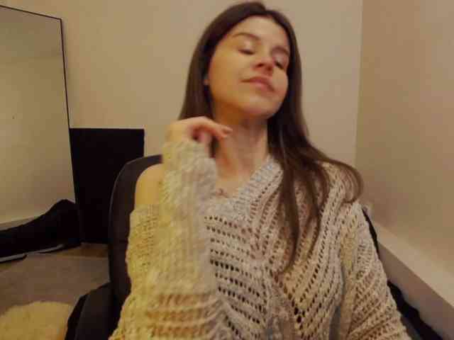 AryaJoliee