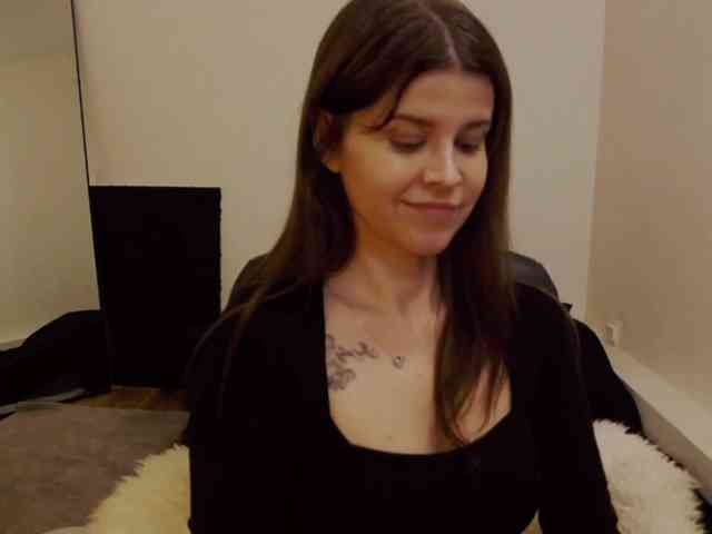AryaJoliee