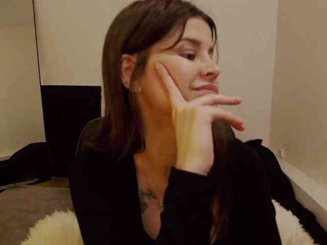 Modèle: AryaJoliee