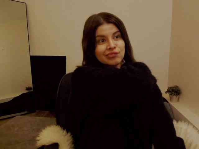 AryaJoliee