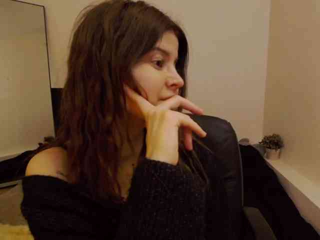 AryaJoliee