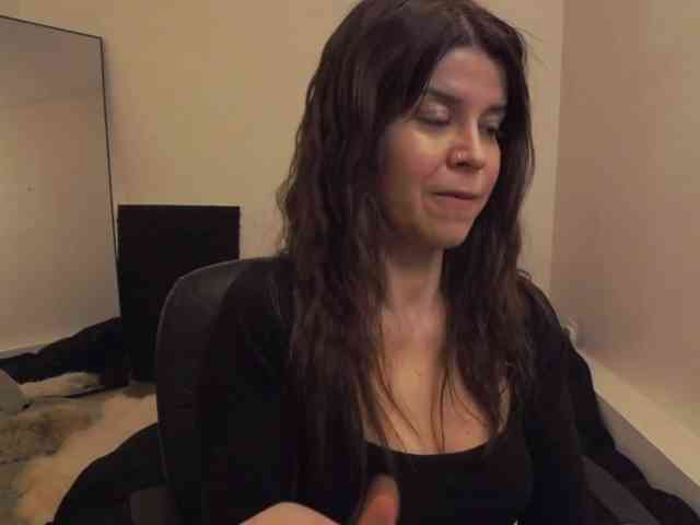 AryaJoliee