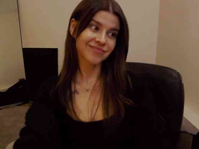 AryaJoliee webcam