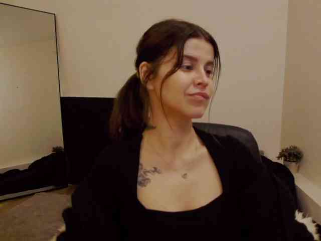 AryaJoliee webcam