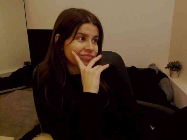 AryaJoliee webcam