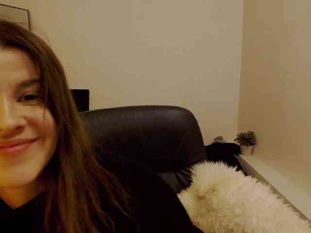 AryaNoiree webcam