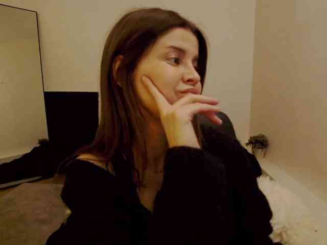 AryaJoliee