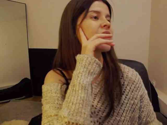 AryaJoliee