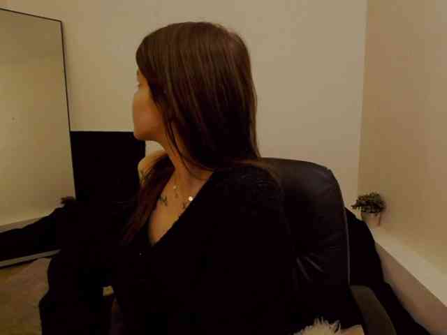 AryaJoliee
