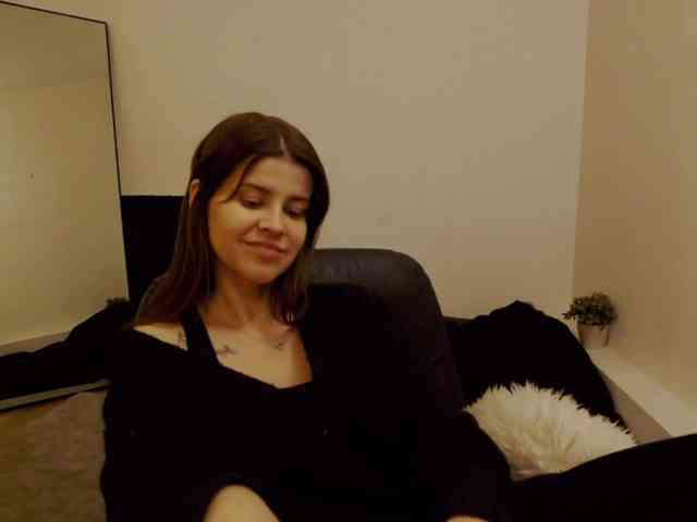AryaJoliee