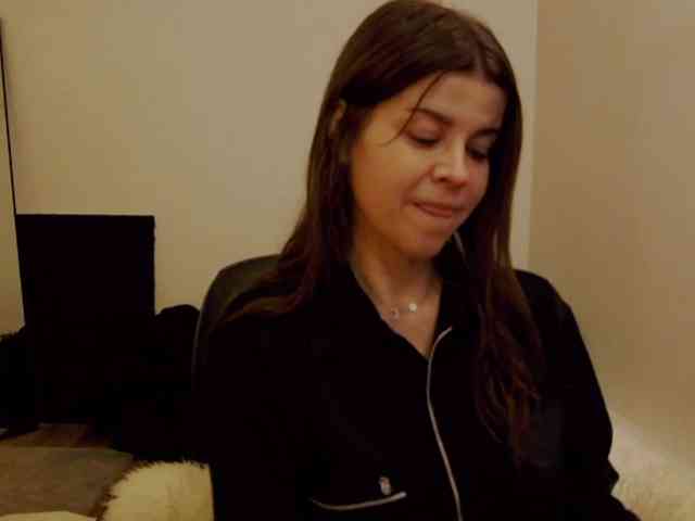 AryaJoliee