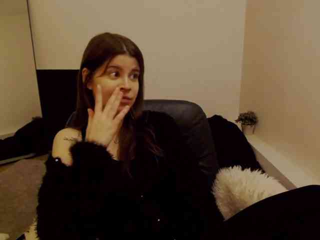 AryaJoliee