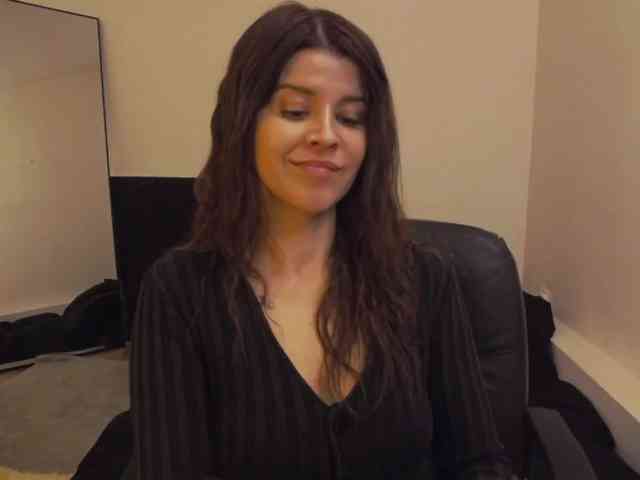 AryaJoliee