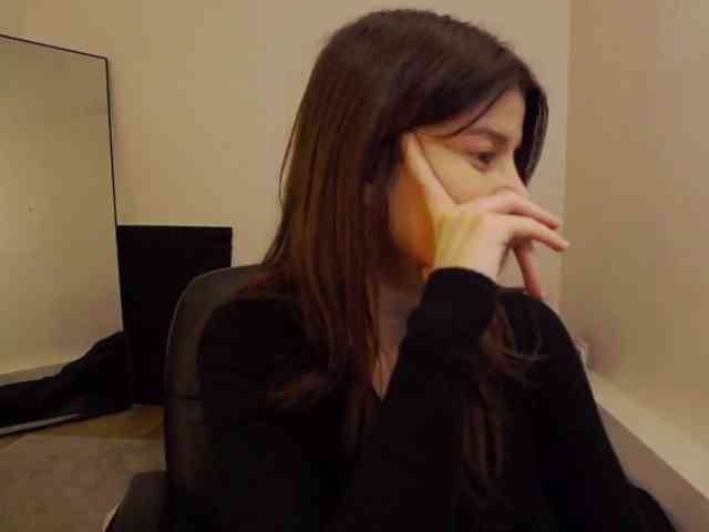 AryaJoliee
