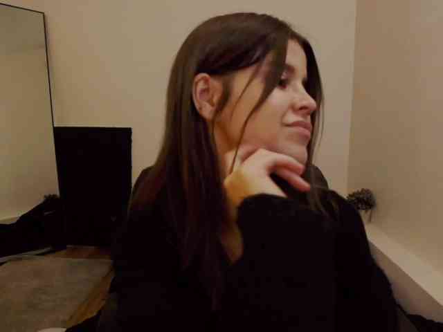 AryaJoliee webcam