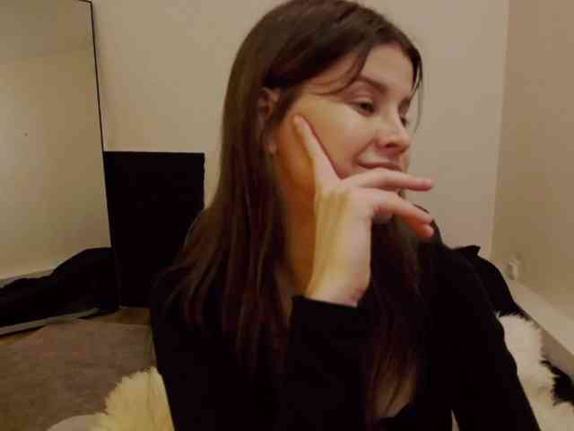 AryaJoliee AryaJoliee