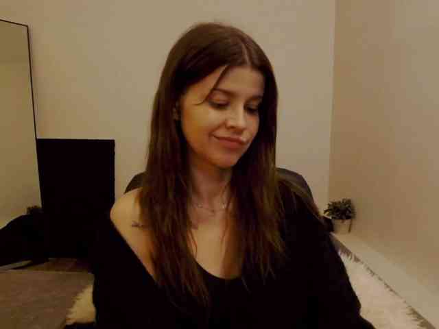 AryaNoiree webcam
