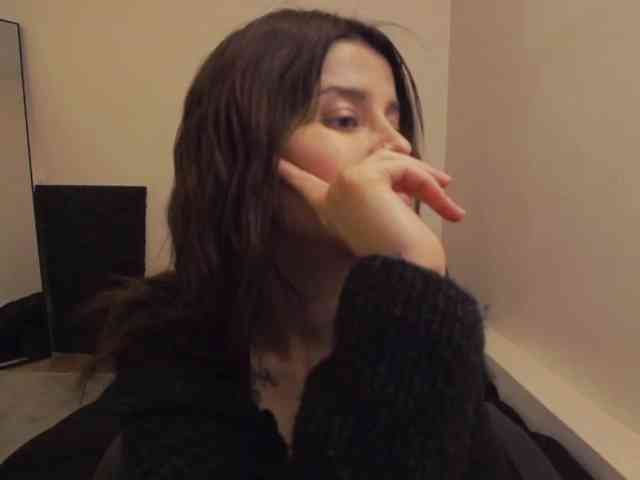 AryaJoliee