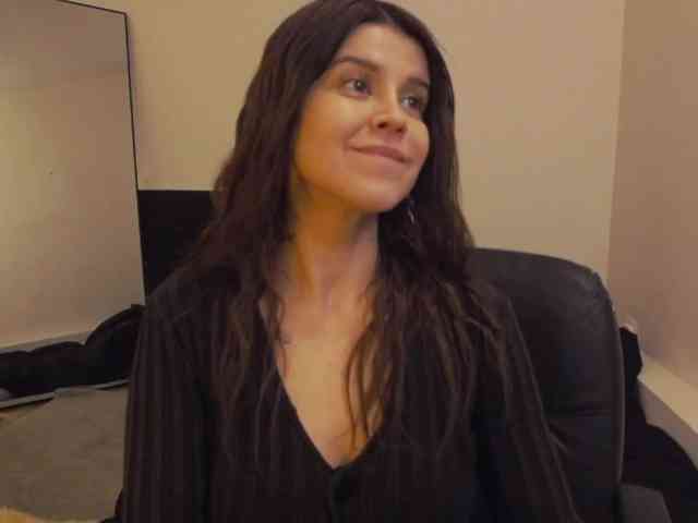 AryaJoliee