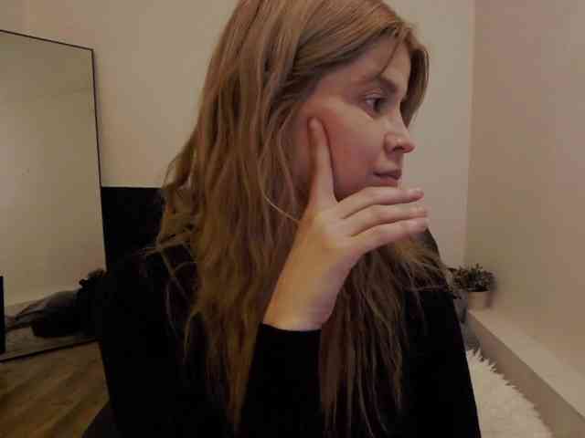 AryaJoliee