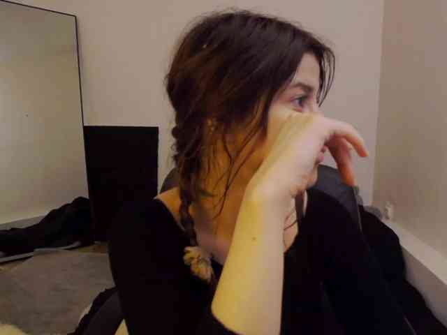 AryaJoliee