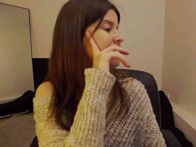 AryaJoliee