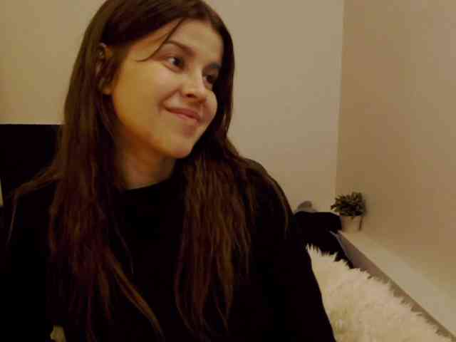 AryaNoiree webcam