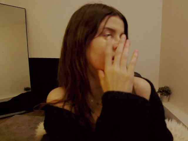 AryaJoliee