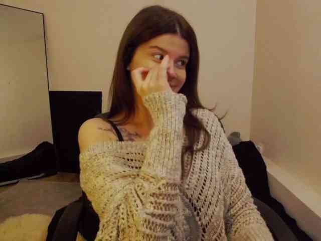 AryaJoliee