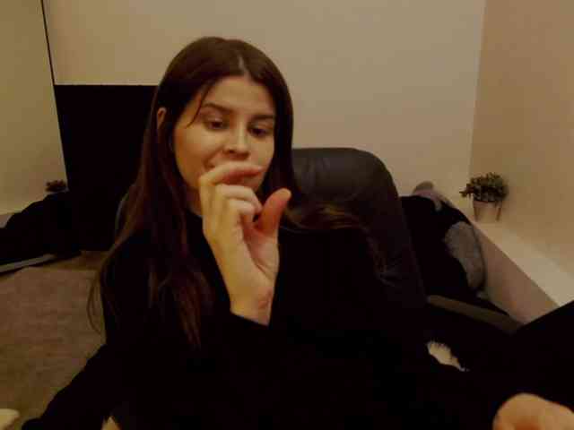 AryaJoliee