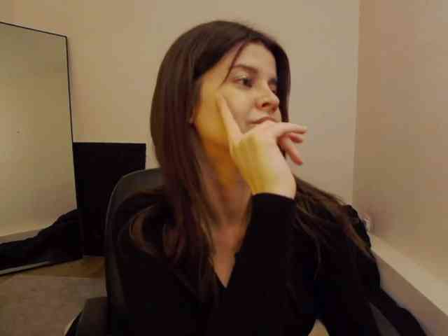 AryaJoliee webcam