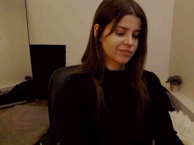AryaJoliee
