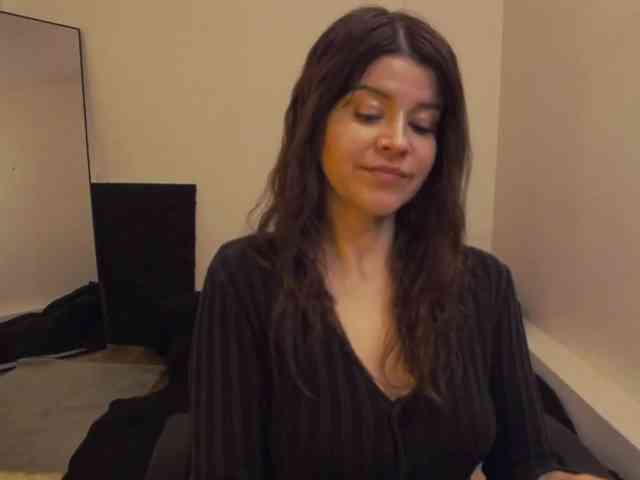 AryaJoliee