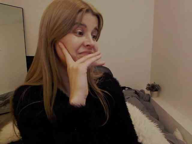 AryaNoiree webcam